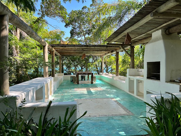 Casa para temporada em Ilha Grande com piscina