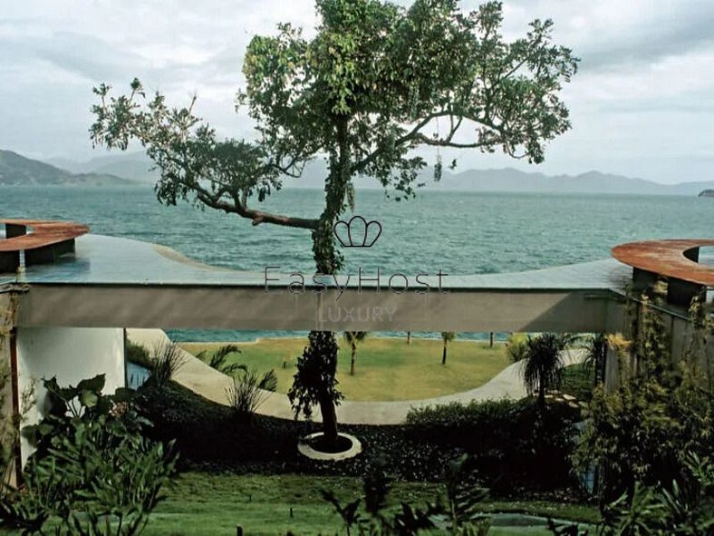 Ilha à venda em Angra dos Reis com piscina beira mar - AngV0